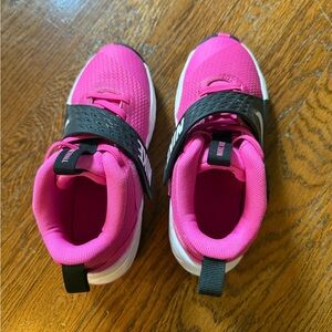 Nike Team Hustle D 12 basketball sneakers